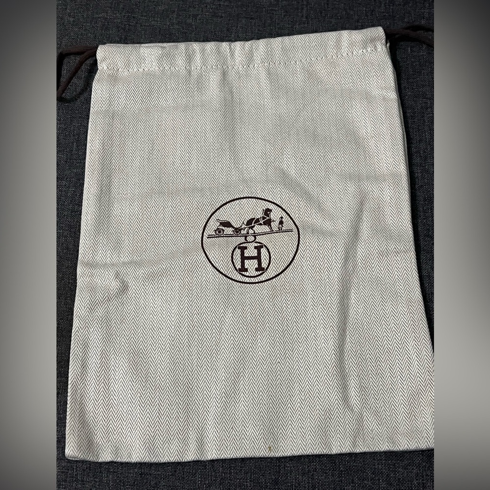 Hermes dust bag 9.5-12.5”🌹🌹🌹
